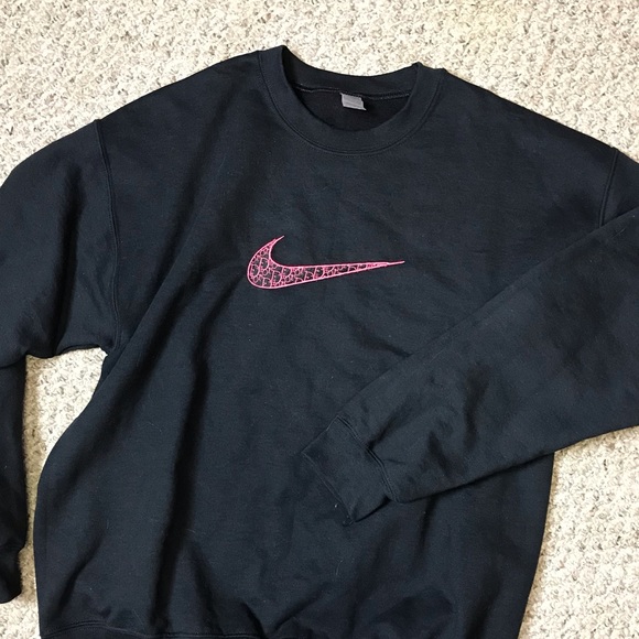 Check Inspired Crewneck - Picture 2 of 3